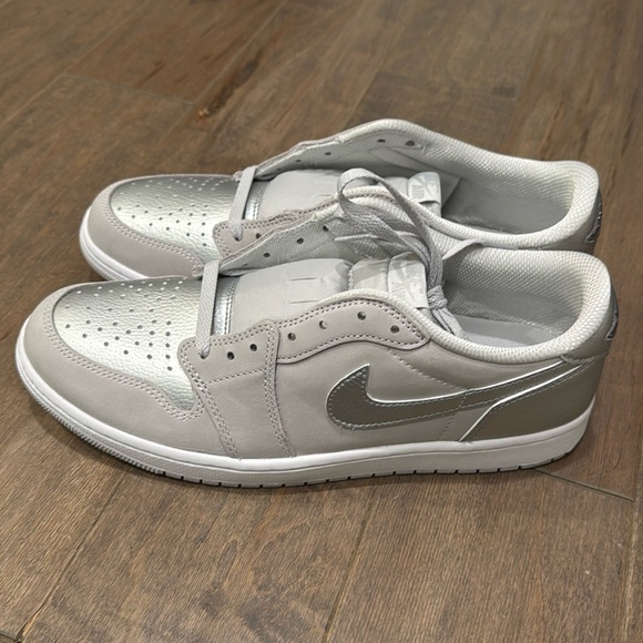 Nike Jordan Shoes - Picture 1 of 5